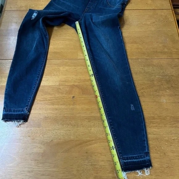 Spanx Distressed Skinny Jeggings Pull On Jeans Tummy Control Pockets, Size M - Picture 5 of 10
